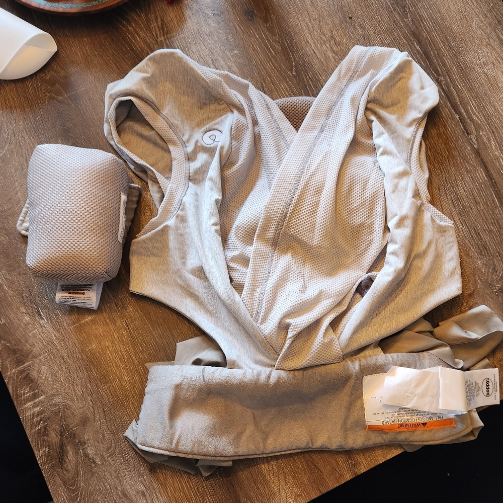 Boppy Comfyhug wrap carrier